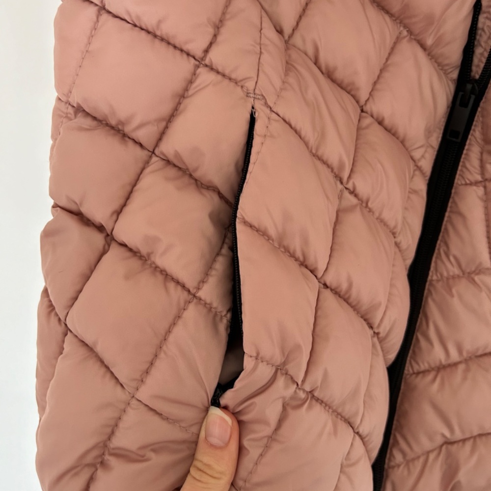 Pink puffer jacket - Picture 3 of 5